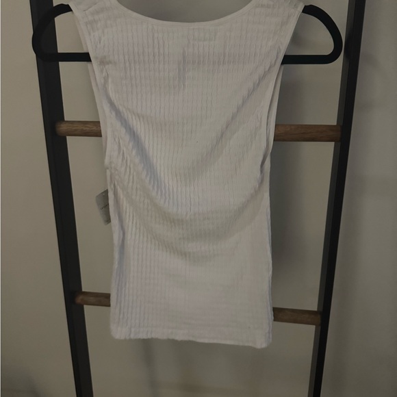 white - Picture 2 of 4